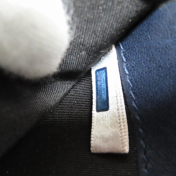 実際に弊社で買取させて頂いたJIMMY CHOO/ジミーチュウ スタースタッズ レザー ラウンドファスナー長財布の画像 6枚目