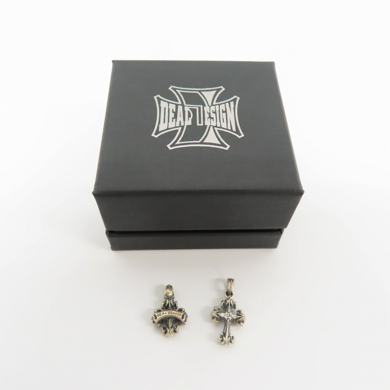 実際に弊社で買取させて頂いたDEAL DESIGN/ディールデザイン  タイニーリリークロス  ペンダントトップ 2点セットの画像 4枚目