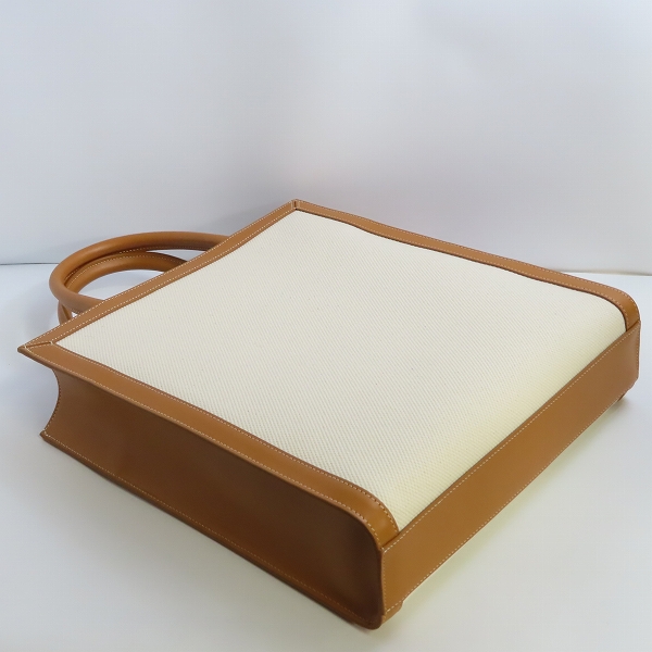 実際に弊社で買取させて頂いた【未使用】CELINE/セリーヌ 2way スモール バーティカルカバ キャンバストートバッグ 192082BNZ.02NTの画像 3枚目