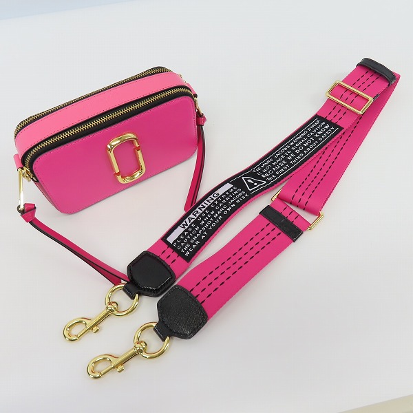 実際に弊社で買取させて頂いたMARC JACOBS/マークジェイコブス SNAPSHOT スナップショット ショルダーバッグ M0012007 ピンクの画像 6枚目