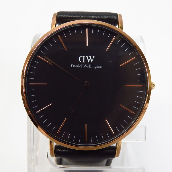 実際に弊社で買取させて頂いたDaniel Wellington/ダニエルウェリントン CLASSIC SHEFFIELD 腕時計/ウォッチ 替えベルト付き