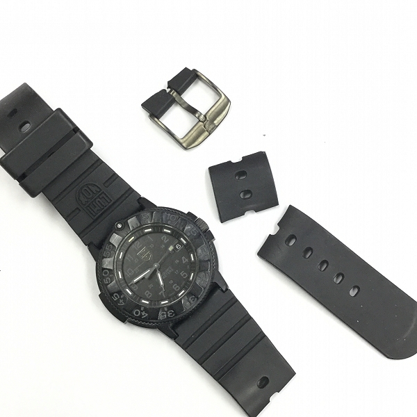実際に弊社で買取させて頂いた【難あり】LUMINOX/ルミノックス ネイビーシールズ 3000シリーズ 3001.BO クオーツ 腕時計の画像 3枚目