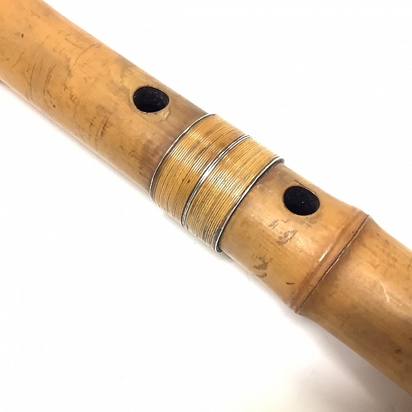 実際に弊社で買取させて頂いた尺八 在銘 鳳晴 琴古流 歌口銀巻き 銀三線藤巻き 全長54.5cm 和楽器 の画像 3枚目