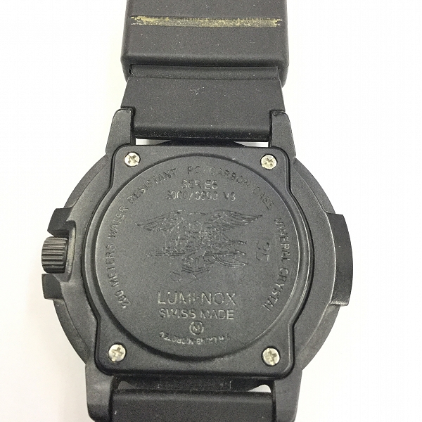 実際に弊社で買取させて頂いた【難あり】LUMINOX/ルミノックス ネイビーシールズ 3000シリーズ 3001.BO クオーツ 腕時計の画像 1枚目