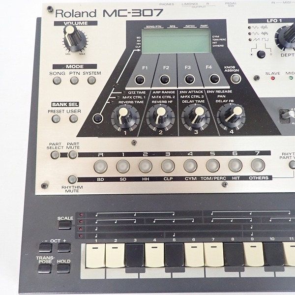 実際に弊社で買取させて頂いた【ジャンク】Roland/ローランド GrooveBox MC-307 リズムマシンの画像 1枚目