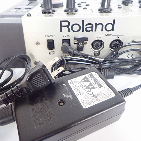 実際に弊社で買取させて頂いた【ジャンク】Roland/ローランド GrooveBox MC-307 リズムマシンの画像 4枚目