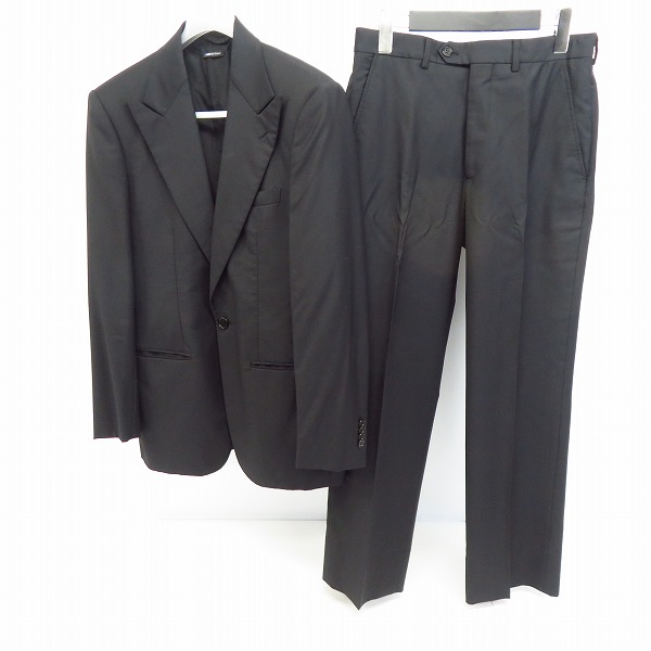 実際に弊社で買取させて頂いたGIORGIO ARMANI/ジョルジオアルマーニ 1Bスーツ セットアップ/44