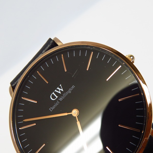 実際に弊社で買取させて頂いたDaniel Wellington/ダニエルウェリントン CLASSIC SHEFFIELD 腕時計/ウォッチ 替えベルト付きの画像 5枚目