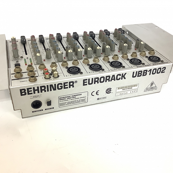 実際に弊社で買取させて頂いたBEHRINGER/ベリンガー EURORACK UBB1002 アナログミキサー アダプター付き【簡易動作確認済】の画像 4枚目