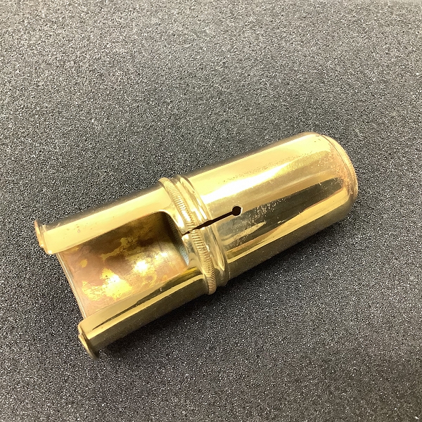実際に弊社で買取させて頂いたSELMER/セルマー アルトサックス用 リガチャー＆キャップ ゴールドラッカーの画像 2枚目