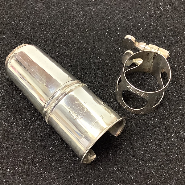 実際に弊社で買取させて頂いたSELMER/セルマー アルトサックス用 メタルキャップ/リガチャー