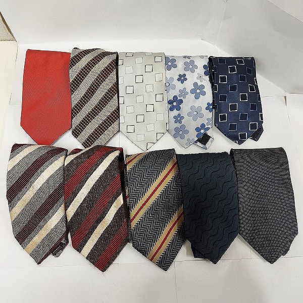 実際に弊社で買取させて頂いたHUGO BOSS/ヒューゴボス フラワー/スクエア/ストライプ柄等 ネクタイ おまとめ10本