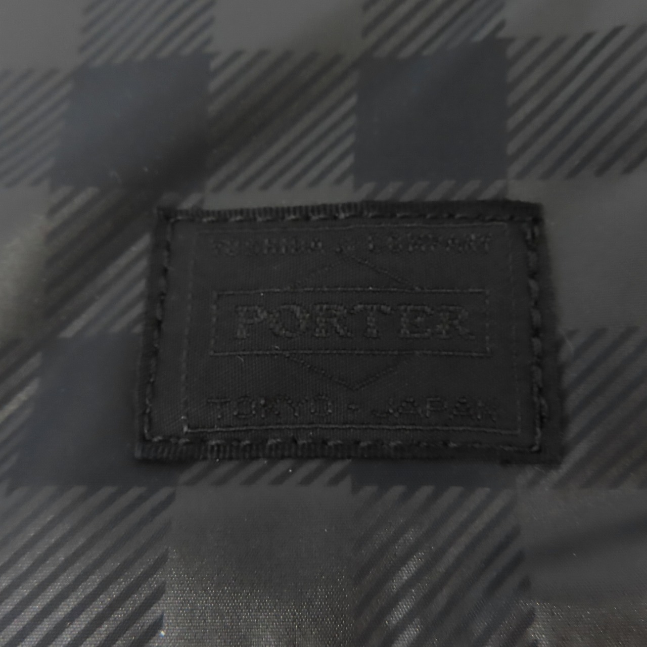 実際に弊社で買取させて頂いたHEAD PORTER/ヘッドポーター BLACK BEAUTY チェッククラッチバッグ/セカンドバッグの画像 3枚目