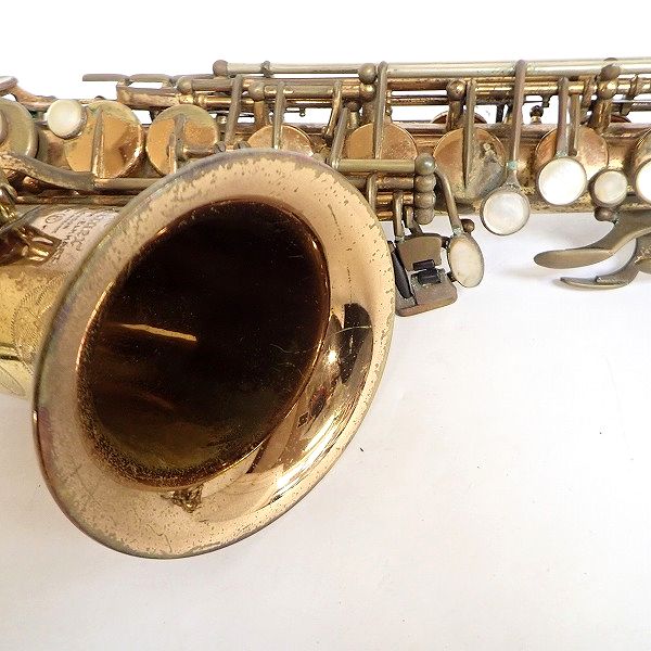 実際に弊社で買取させて頂いた★【使用感有】SELMER/セルマー アルトサックス MARK Ⅵ 彫刻有り フラセル 10万台 ビンテージ ハードケース付 の画像 2枚目