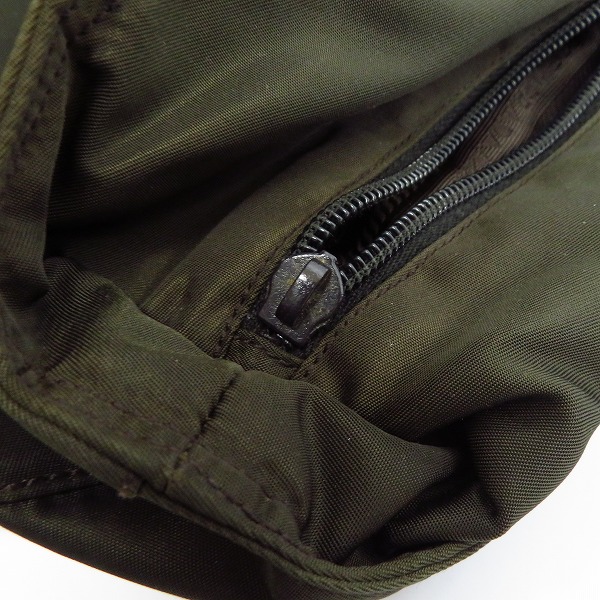 実際に弊社で買取させて頂いたPRADA/プラダ 三角ロゴプレート ナイロンハンドバッグ/ショルダーバッグ 2点セットの画像 4枚目