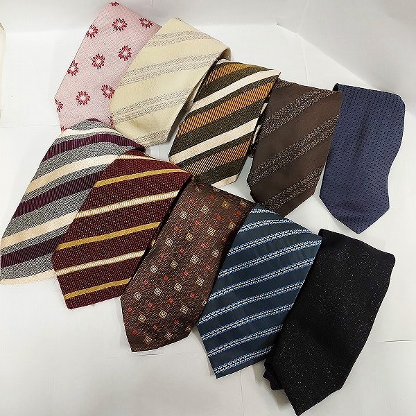 実際に弊社で買取させて頂いたHUGO BOSS/ヒューゴボス 斜めストライプ/花柄/ドット ネクタイ おまとめ10本