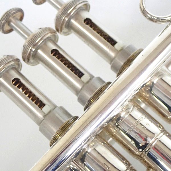 実際に弊社で買取させて頂いたYAMAHA/ヤマハ YTR-2320ES/YTR2320ES トランペット シルバー ハードケース付 の画像 4枚目