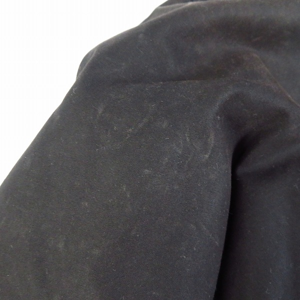 実際に弊社で買取させて頂いたBarbour/バブアー コーデュロイ襟 ジャケット/コート ブラック ピンズ付き 1702266/36の画像 4枚目