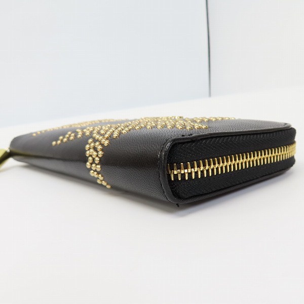 実際に弊社で買取させて頂いたJIMMY CHOO/ジミーチュウ スタースタッズ レザー ラウンドファスナー長財布の画像 2枚目