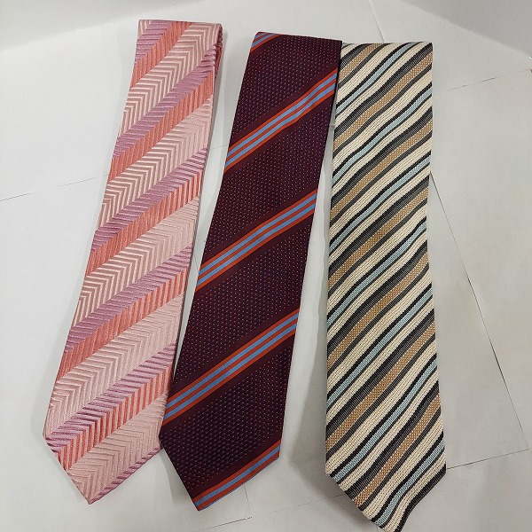 実際に弊社で買取させて頂いたHUGO BOSS/ヒューゴボス ストライプ/花柄等 ネクタイ おまとめ9本の画像 2枚目