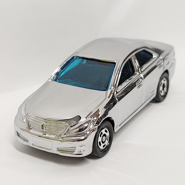 実際に弊社で買取させて頂いた【おまとめ38点】TOMICA/トミカ トヨタ クラウン 銀メッキバージョン/非売品の画像 1枚目
