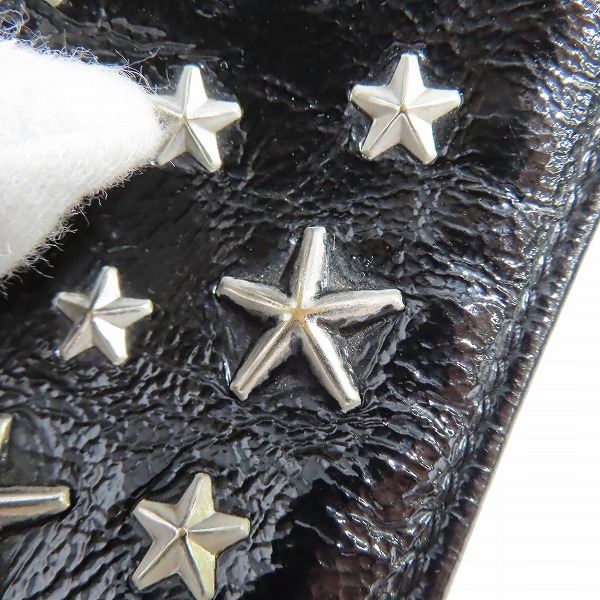 実際に弊社で買取させて頂いたJIMMY CHOO/ジミーチュウ スタースタッズ エナメル カラビナ付きコインケース の画像 4枚目