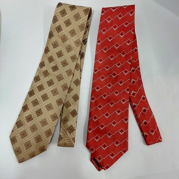 実際に弊社で買取させて頂いたHUGO BOSS/ヒューゴ ボス 斜めストライプ/スクエア柄 ネクタイ おまとめ6点の画像 1枚目