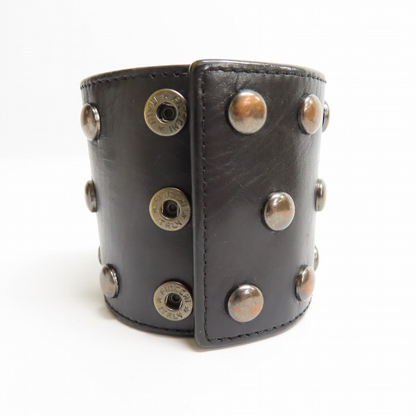 実際に弊社で買取させて頂いたGIVENCHY ジバンシィ スター スタッズ レザー ブレスレット の画像 2枚目