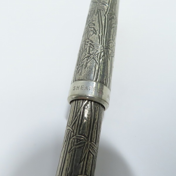 実際に弊社で買取させて頂いたSHEAFFER/シェーファー ROYAL SELANGOR PEWTER バンブー総彫り 万年筆 ペン先18K/750の画像 5枚目