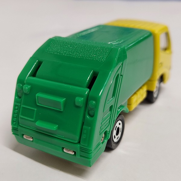 実際に弊社で買取させて頂いた【おまとめ20点】TOMICA/トミカ トヨタ ダイナ 清掃車 黄/非売品の画像 2枚目
