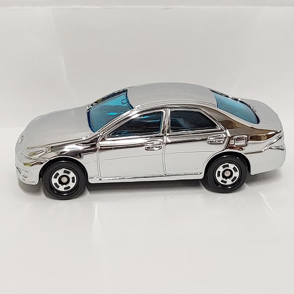 実際に弊社で買取させて頂いた【おまとめ38点】TOMICA/トミカ トヨタ クラウン 銀メッキバージョン/非売品の画像 3枚目