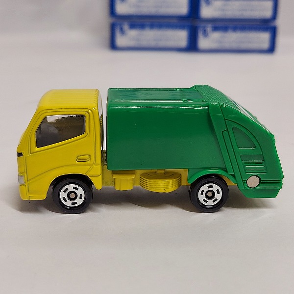 実際に弊社で買取させて頂いた【おまとめ20点】TOMICA/トミカ トヨタ ダイナ 清掃車 黄/非売品の画像 3枚目