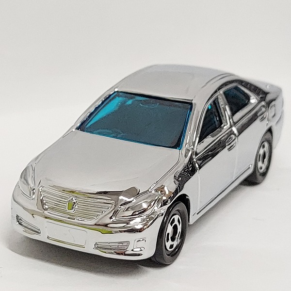 実際に弊社で買取させて頂いた【おまとめ50点】TOMICA/トミカ トヨタ クラウン 銀メッキバージョンの画像 1枚目