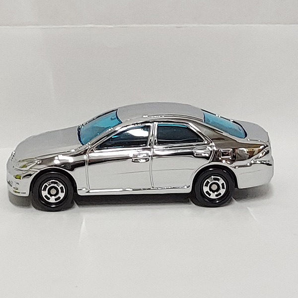 実際に弊社で買取させて頂いた【おまとめ50点】TOMICA/トミカ トヨタ クラウン 銀メッキバージョンの画像 3枚目
