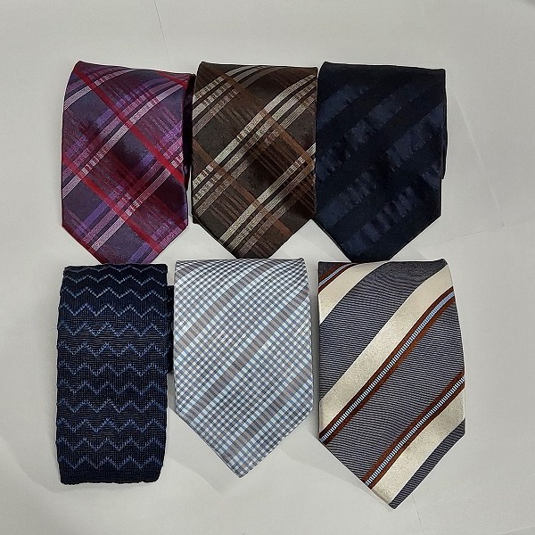 実際に弊社で買取させて頂いたHUGO BOSS/ヒューゴボス チェック柄/ストライプ等 ネクタイ おまとめ6点