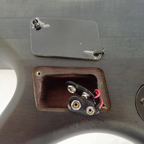 実際に弊社で買取させて頂いた★SCHECTER/シェクター STILETTO STUDIO 4 アクティブEMG HZ搭載 4弦エレキベース ギグケース付き の画像 6枚目