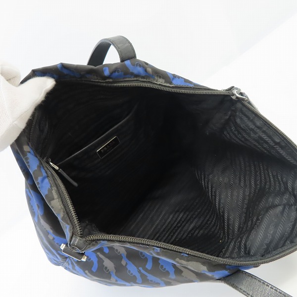 実際に弊社で買取させて頂いた【難有り】PRADA/プラダ TESSUTO STAMPAT ピストル総柄 三角ロゴプレートトートバッグ B4696Pの画像 3枚目