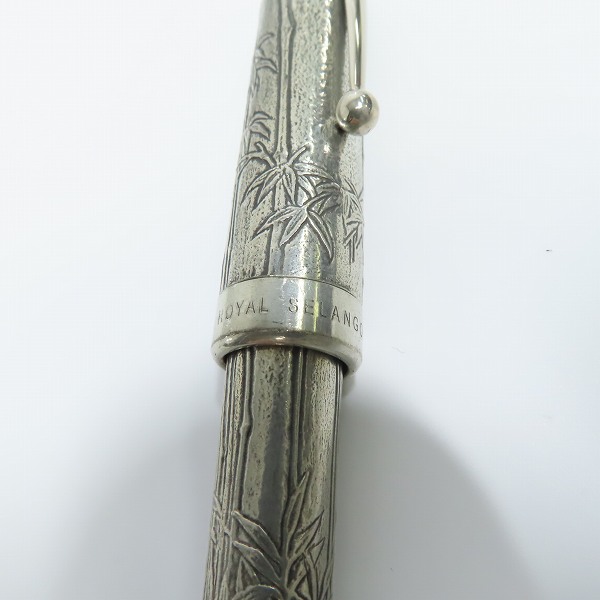 実際に弊社で買取させて頂いたSHEAFFER/シェーファー ROYAL SELANGOR PEWTER バンブー総彫り 万年筆 ペン先18K/750の画像 6枚目