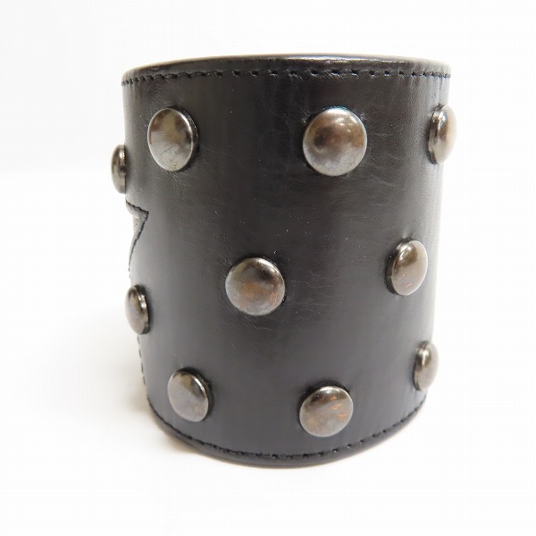 実際に弊社で買取させて頂いたGIVENCHY ジバンシィ スター スタッズ レザー ブレスレット の画像 1枚目