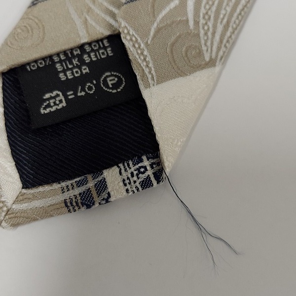 実際に弊社で買取させて頂いたHUGO BOSS/ヒューゴ ボス ゼニア スクエア/フラワー柄 等 ネクタイ おまとめ6点の画像 4枚目