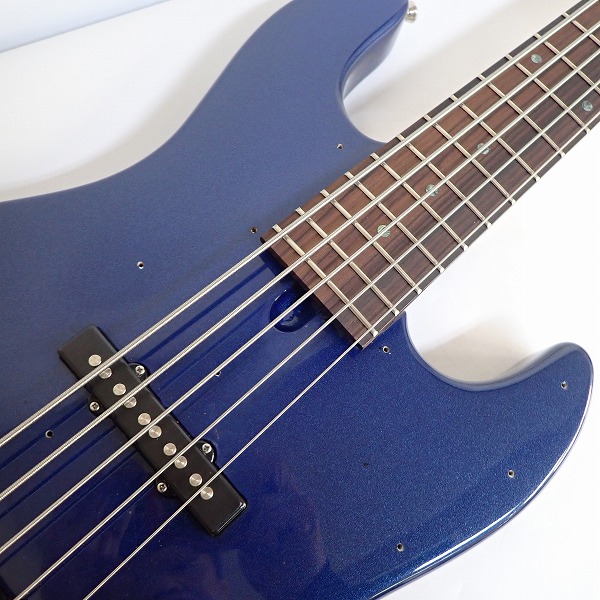 実際に弊社で買取させて頂いた★Bacchus/バッカス 型番不明 アクティブ5弦ベース マッチングヘッド ソフトケース付の画像 4枚目