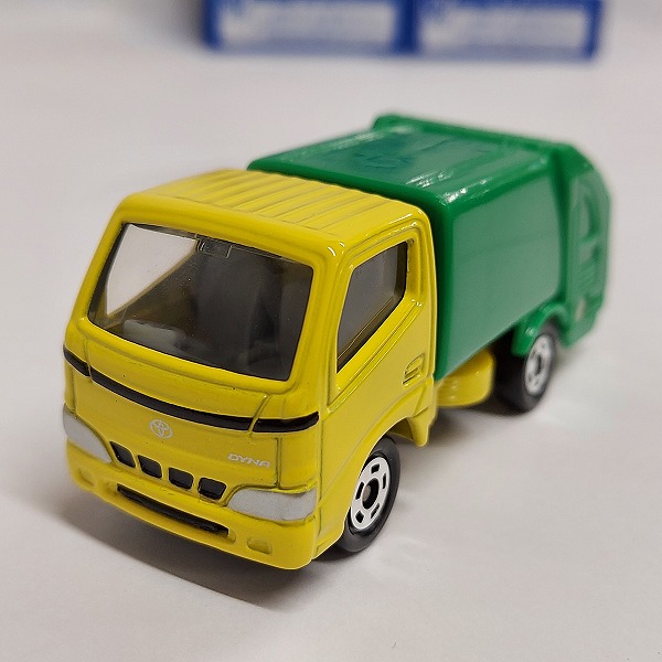 実際に弊社で買取させて頂いた【おまとめ20点】TOMICA/トミカ トヨタ ダイナ 清掃車 黄/非売品の画像 1枚目