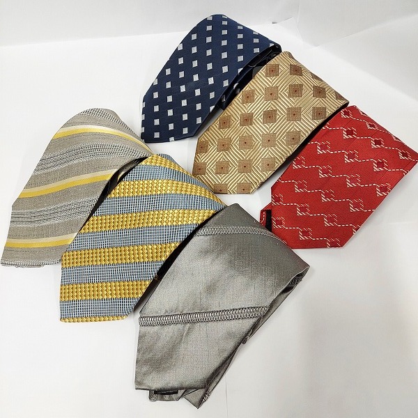 実際に弊社で買取させて頂いたHUGO BOSS/ヒューゴ ボス 斜めストライプ/スクエア柄 ネクタイ おまとめ6点