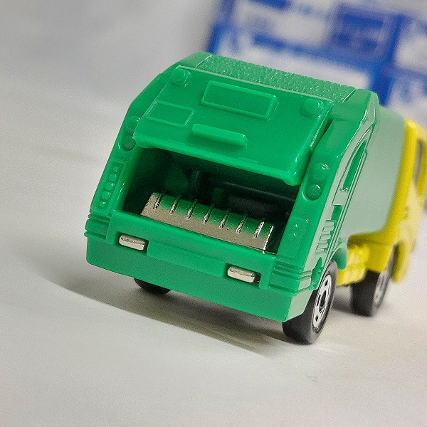 実際に弊社で買取させて頂いた【おまとめ20点】TOMICA/トミカ トヨタ ダイナ 清掃車 黄/非売品の画像 4枚目