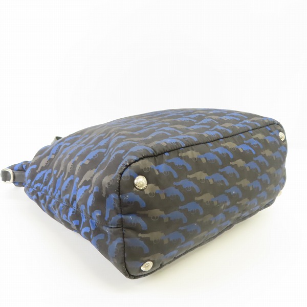 実際に弊社で買取させて頂いた【難有り】PRADA/プラダ TESSUTO STAMPAT ピストル総柄 三角ロゴプレートトートバッグ B4696Pの画像 2枚目