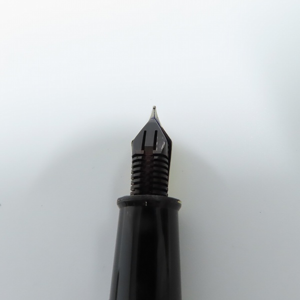 実際に弊社で買取させて頂いたSHEAFFER/シェーファー ROYAL SELANGOR PEWTER バンブー総彫り 万年筆 ペン先18K/750の画像 4枚目