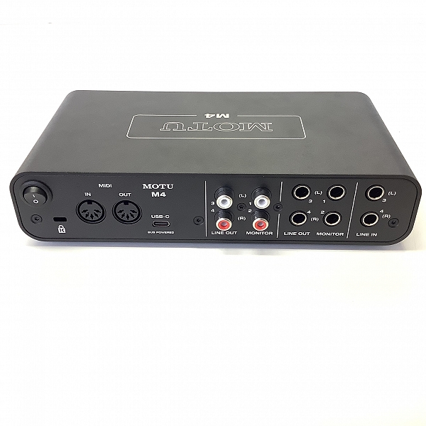 実際に弊社で買取させて頂いたMOTU/モツ/マーク オブ ザ ユニコーン M4 オーディオインターフェイス の画像 3枚目