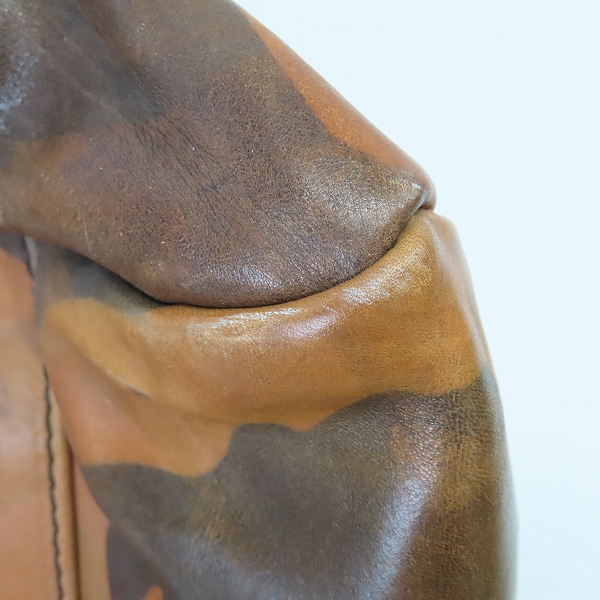 実際に弊社で買取させて頂いたDaniel&Bob/ダニエル＆ボブ 35周年 カモフラ柄/迷彩 レザーボストンバッグの画像 7枚目