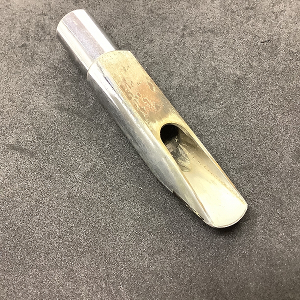 実際に弊社で買取させて頂いた【メーカー/型番不明】サックス用 メタルマウスピース