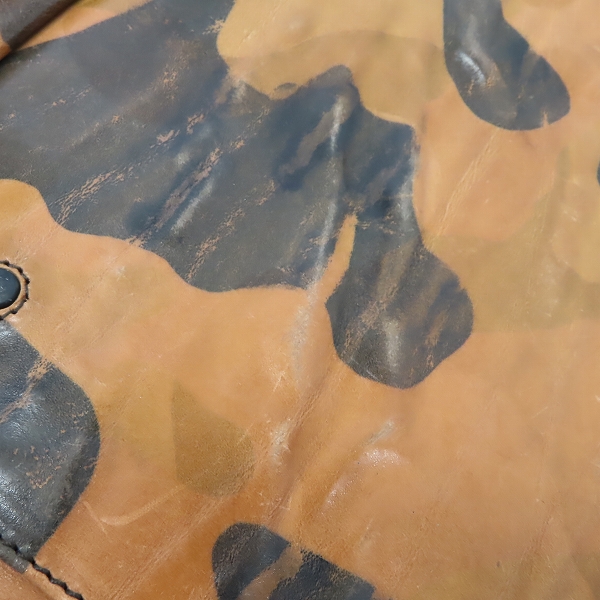 実際に弊社で買取させて頂いたDaniel&Bob/ダニエル＆ボブ 35周年 カモフラ柄/迷彩 レザーボストンバッグの画像 6枚目